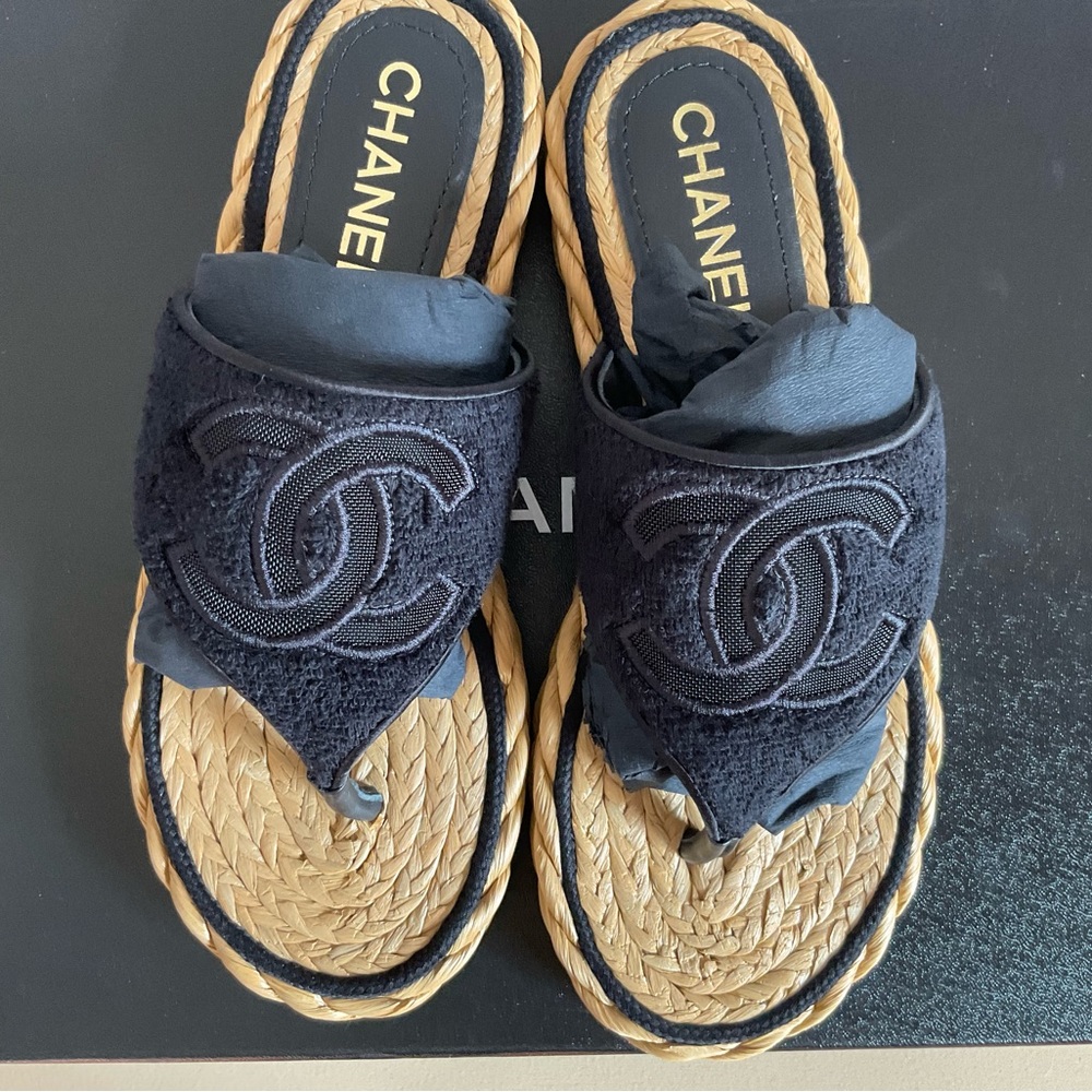 CHANEL CC Logo mesh sandals
